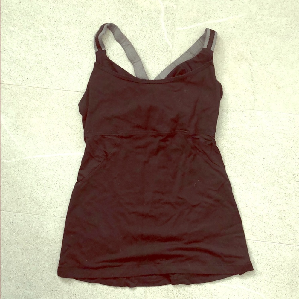 Lululemon Black built in bra top size 6